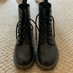 1460 WOMEN'S SMOOTH LEATHER LACE UP BOOTS